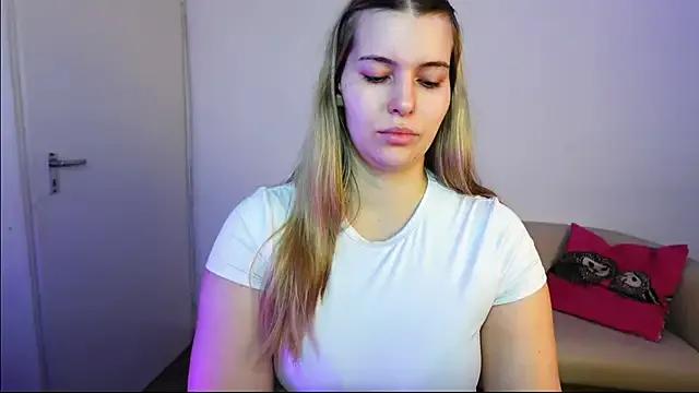 Freechat ShyHotNerd on StripChat