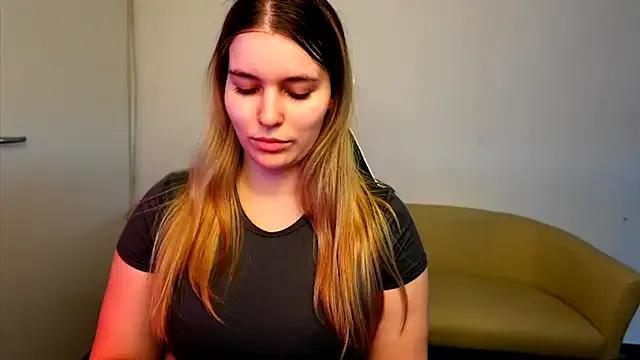 Freechat ShyHotNerd on StripChat