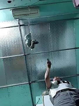 Singlemom69x on StripChat