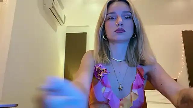 SirenaBelle on StripChat