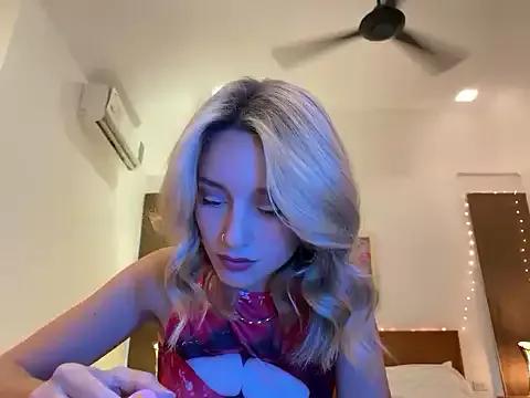 SirenaBelle on StripChat