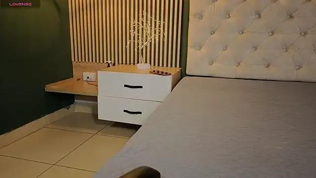 sky_collinss on StripChat