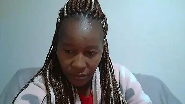 sluttylaura21 on StripChat