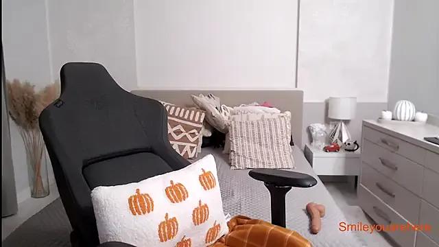 Smileyouarehere on StripChat