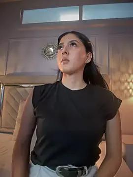 Sofia_Collins- on StripChat