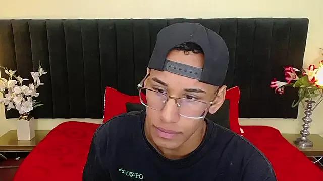 Freechat soft_attraction on StripChat