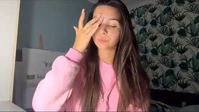 Freechat StawBerrys on StripChat