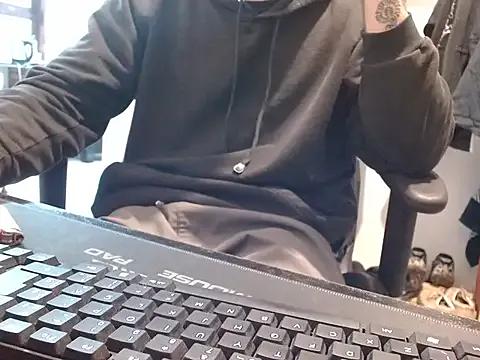 surfdog_95 on StripChat