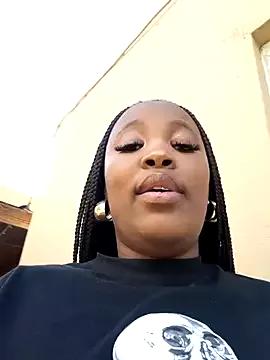 SWEETDOLLY29XX on StripChat