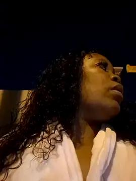 SWEETDOLLY29XX on StripChat