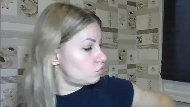 TherestlessKitty on StripChat