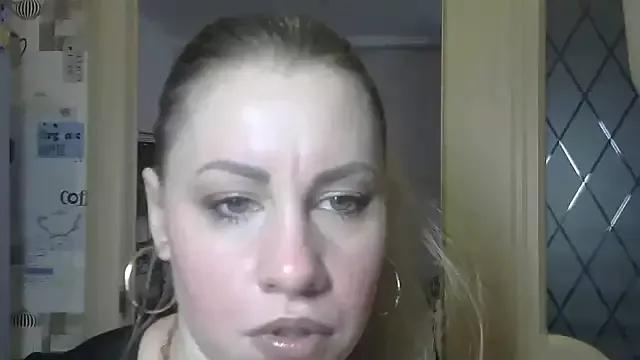 TherestlessKitty on StripChat