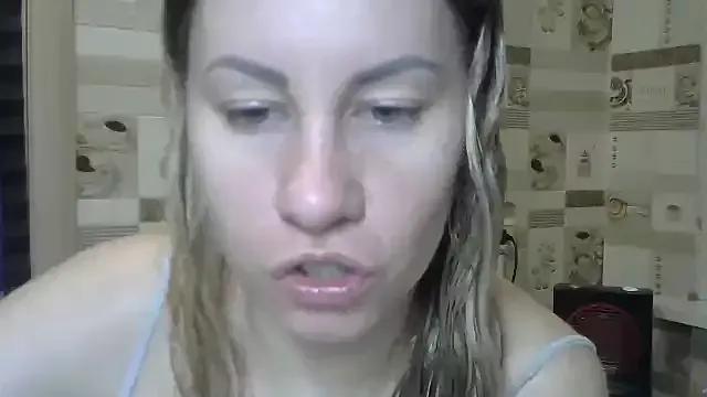 TherestlessKitty on StripChat