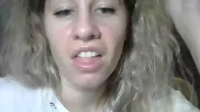 TherestlessKitty on StripChat