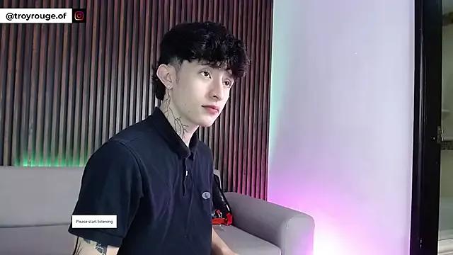 Freechat troy_rouge on StripChat