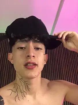 Freechat troy_rouge on StripChat