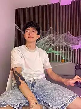 Freechat troy_rouge on StripChat