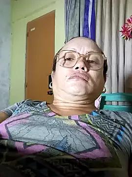 UrAsianPrincessDanie on StripChat