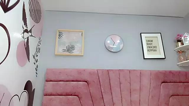 ValeriaAguilar on StripChat