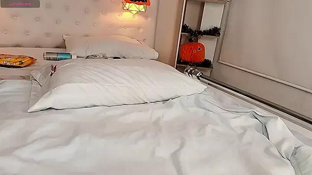 valerie_lya on StripChat