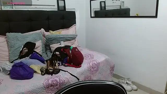 Freechat vaness_weet on StripChat