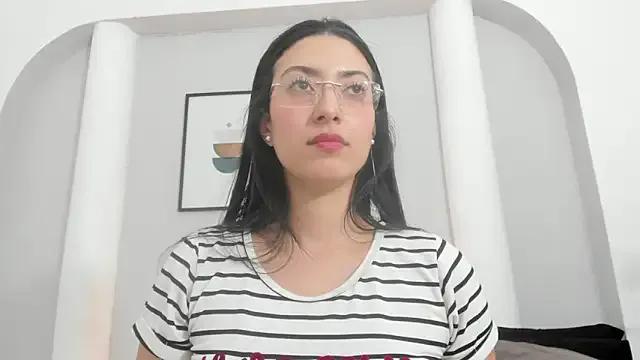 victoria_flores1 on StripChat