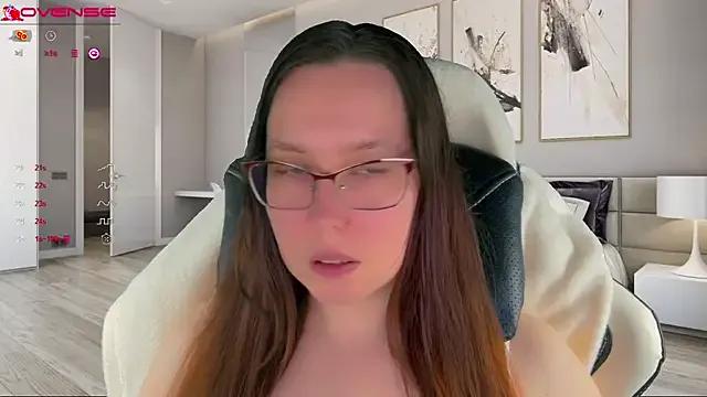 Victoria_Romans on StripChat