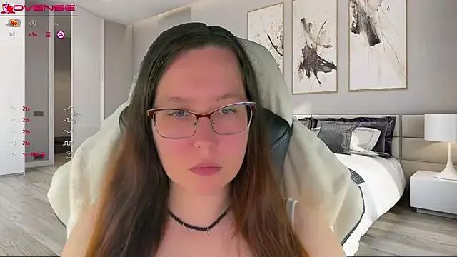 Victoria_Romans on StripChat