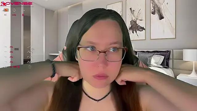 Victoria_Romans on StripChat