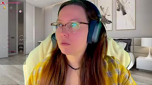 Victoria_Romans on StripChat