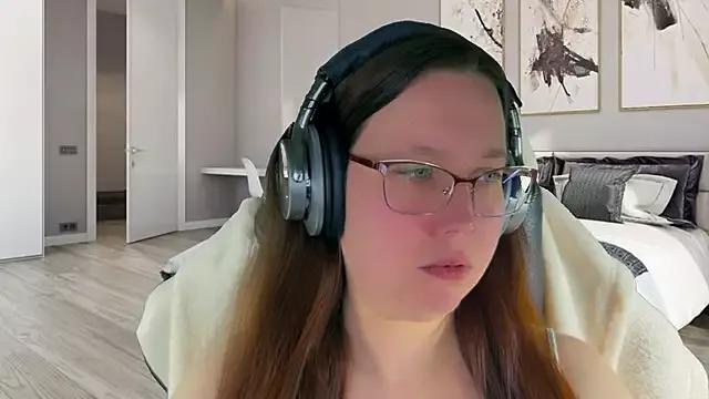 Victoria_Romans on StripChat