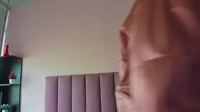 violet_myerrs on StripChat