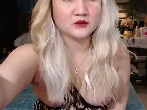 xheavenlytrans on StripChat