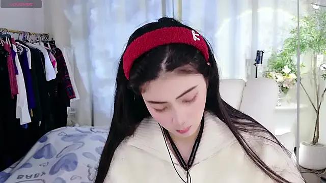 Freechat yangyang-777 on StripChat