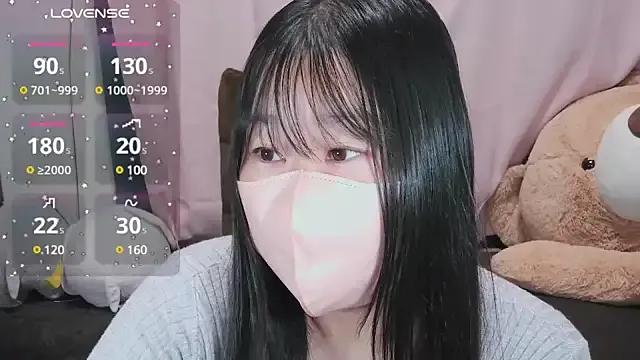 Freechat yuinyan3150 on StripChat