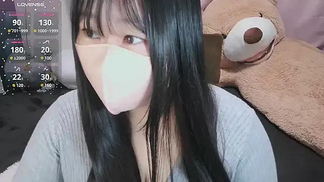 Freechat yuinyan3150 on StripChat