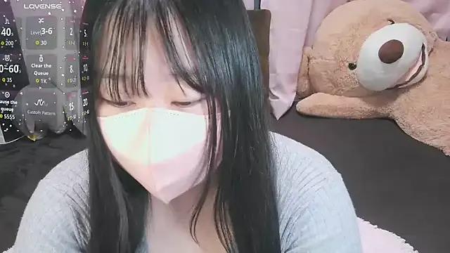 Freechat yuinyan3150 on StripChat