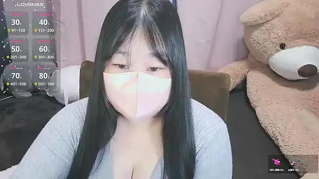 Freechat yuinyan3150 on StripChat