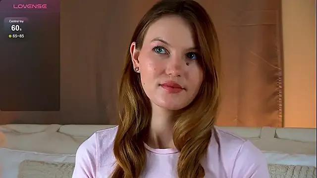 YungTessa on StripChat