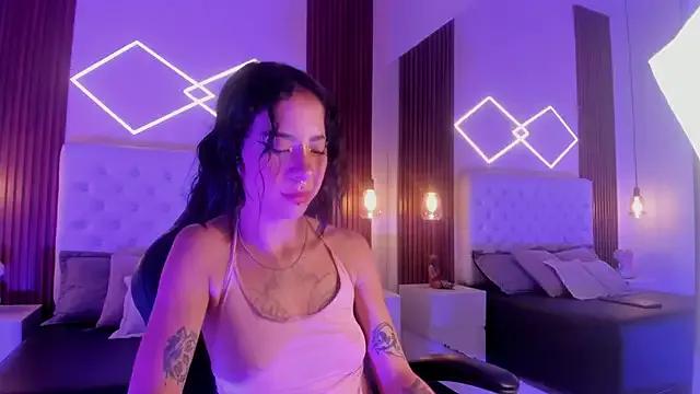 ZamabyCrucie on StripChat