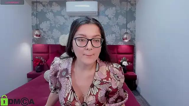 ZarifaBev on StripChat