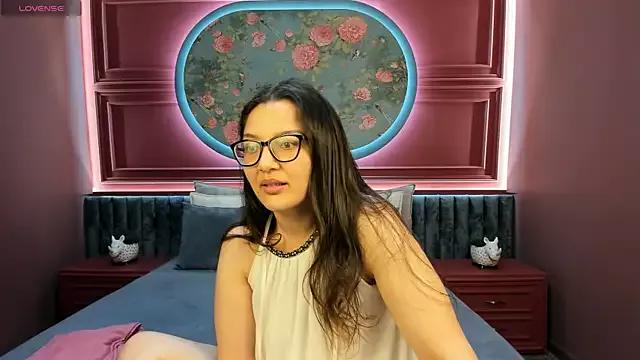 ZarifaBev on StripChat